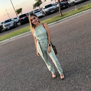 Meet your Posher, Zenia